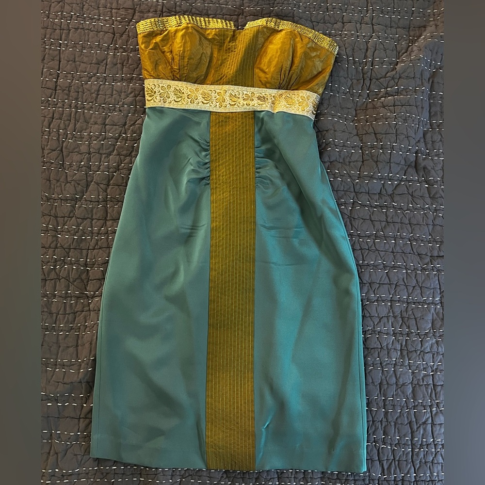 Nicole Miller Green and Gold Women's Dress